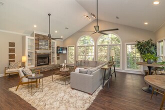Eastwood Village Apartment Homes in Asheville, NC - Foto de edificio - Interior Photo
