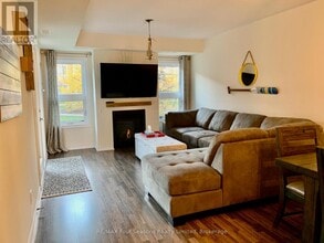 4 Cove Ct in Collingwood, ON - Building Photo - Building Photo