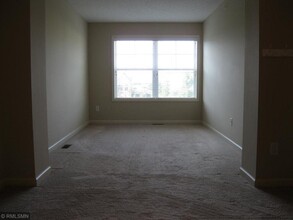 2113 Cedar Grove Trail in Eagan, MN - Building Photo - Building Photo