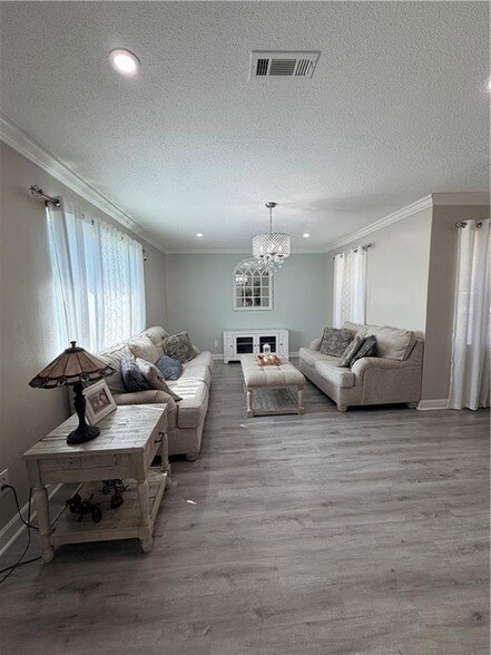 2128 Easter Ln in New Orleans, LA - Building Photo - Building Photo