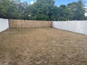 19378 NW 29th Pl in Miami Gardens, FL - Building Photo - Building Photo