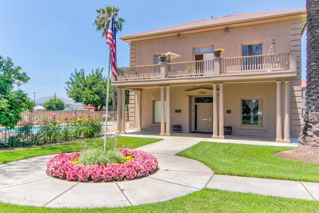 Mountain View Mansion in Redlands, CA - Foto de edificio