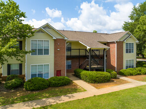 The Groves Lithonia in Lithonia, GA - Foto de edificio - Building Photo