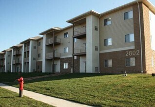 Paramount Place in Aberdeen, SD - Building Photo - Building Photo