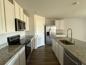 5509 Silverbell Dr in Milton, FL - Building Photo - Building Photo