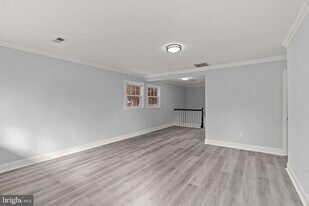 418 Delview Ln in Delanco, NJ - Building Photo