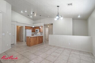 2056 E Middleton Dr in Saint George, UT - Building Photo - Building Photo