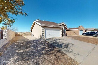 780 Desert Spring Dr in Horizon City, TX - Building Photo - Building Photo