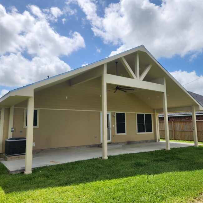 3003 30th St N in Texas City, TX - Building Photo - Building Photo