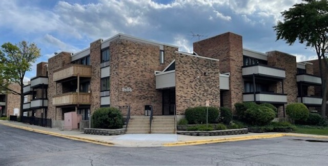 property at 1806 Hemlock Pl