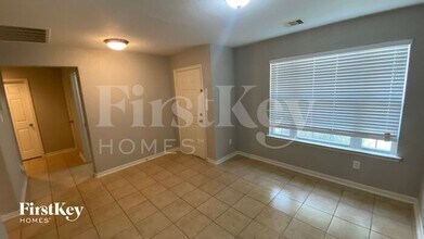 9931 Fairlane Oaks Dr in Houston, TX - Building Photo - Building Photo