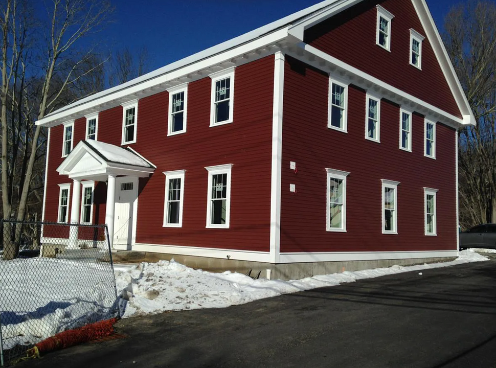 1037 Pleasant St in Bridgewater, MA - Building Photo