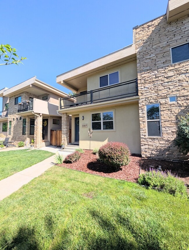 3317 W Hayward Pl in Denver, CO - Foto de edificio - Building Photo