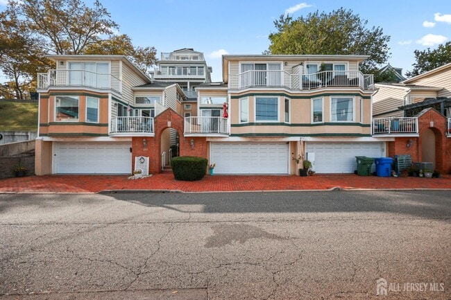property at 265 Front St