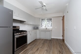 2470 Eggert Rd in Tonawanda, NY - Building Photo - Building Photo