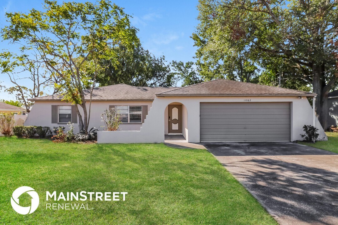 11082 Lightwood St in Spring Hill, FL - Building Photo