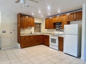 1155 Peak Rd in Lantana, FL - Building Photo - Building Photo