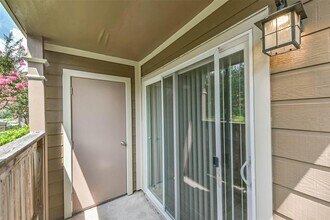 1860 White Oak Dr in Houston, TX - Building Photo - Building Photo