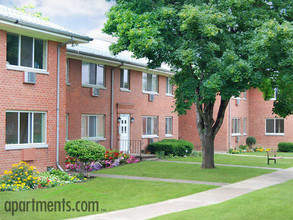 Brambury Ridge Apartments in Rochester, NY - Building Photo - Building Photo