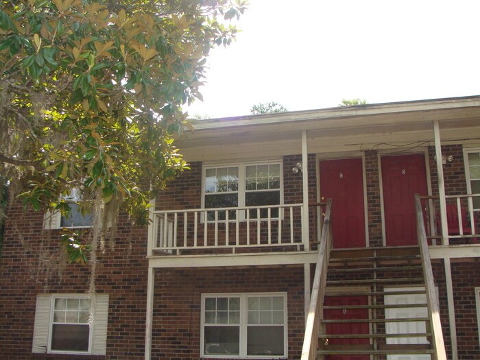 1 Oak Forest Ln-Unit -C in Savannah, GA - Foto de edificio