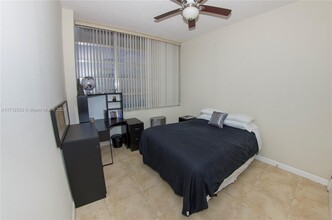 1301 NE Miami Gardens Dr, Unit 1726 in North Miami Beach, FL - Building Photo - Building Photo