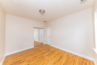 4853 N Springfield Ave, Unit 2 in Chicago, IL - Building Photo - Building Photo