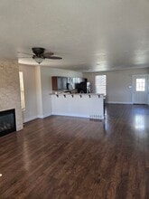 10507 S Oquirrh Lake Rd in South Jordan, UT - Foto de edificio - Building Photo