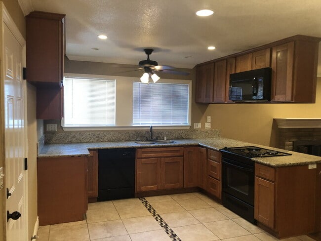 91 Decathlon Cir in Sacramento, CA - Building Photo - Building Photo