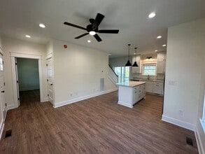 1190 Burnside Rd in Manteo, NC - Building Photo - Building Photo