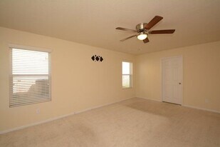 2214 Forest Floor Ct in Rosenberg, TX - Building Photo