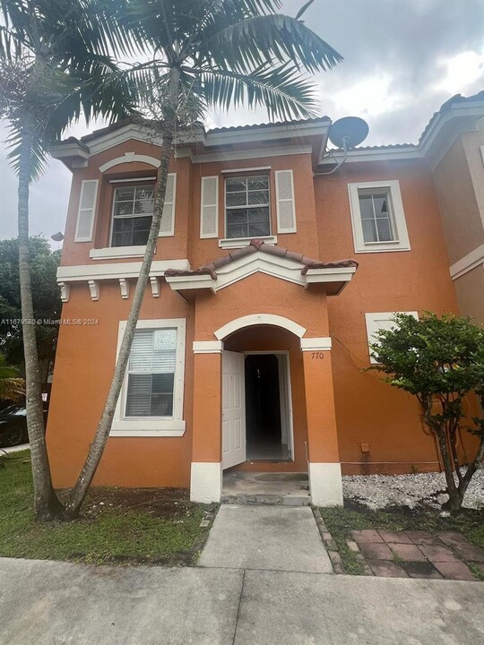 770 SE 2nd St in Homestead, FL - Foto de edificio