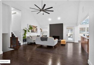 10590 Timberstone Rd in Alpharetta, GA - Foto de edificio - Building Photo