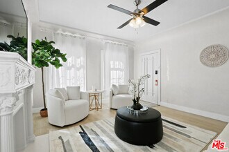 442 N Orange Grove Ave in Los Angeles, CA - Building Photo - Building Photo