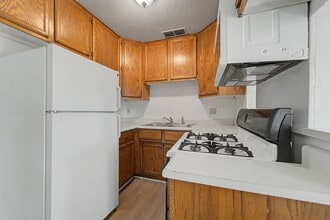 5177 Elizabeth Ave in Olivehurst, CA - Building Photo - Building Photo