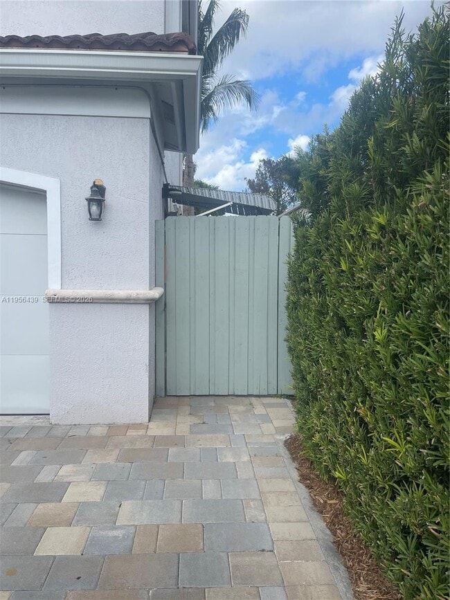 12715 NW 7th St in Miami, FL - Building Photo - Building Photo