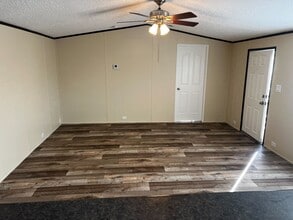 709 N Collins Fwy in Howe, TX - Building Photo - Building Photo