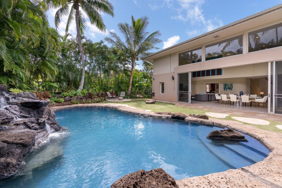 260 Portlock Rd in Honolulu, HI - Building Photo