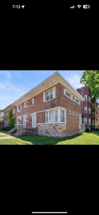 8325 S Ingleside Ave in Chicago, IL - Building Photo