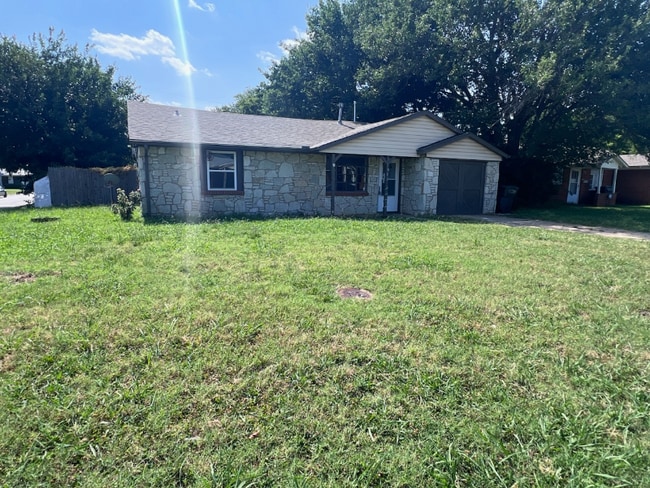 1001 Bell Dr in Midwest City, OK - Building Photo - Building Photo