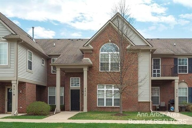 property at 3217 Primrose Ln