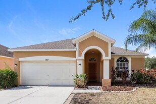 1927 Fruitridge St in Brandon, FL - Building Photo