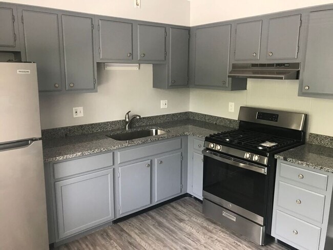 354 Mayfield Ave in Valparaiso, IN - Building Photo - Building Photo