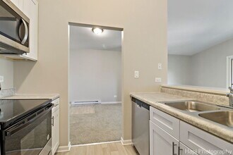 4301 W Shamrock Ln in McHenry, IL - Building Photo - Building Photo