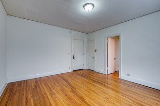 2633/35 Girard Ave S in Minneapolis, MN - Building Photo - Interior Photo