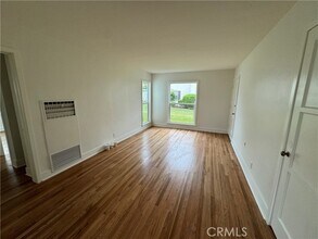 4458 Linden Ave-Unit -2 in Long Beach, CA - Building Photo - Building Photo