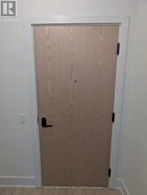 10 Inn On The Pk Dr in Toronto, ON - Building Photo - Building Photo