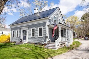 33 Exeter Rd in Hampton, NH - Building Photo
