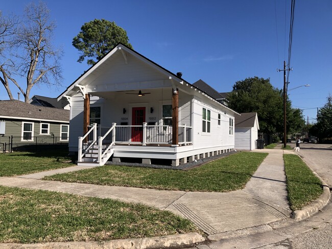 1004 Adele St, Unit 1002 Adele St in Houston, TX - Building Photo - Building Photo
