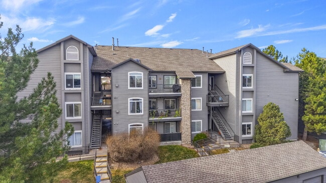 property at 2575 S Syracuse Way