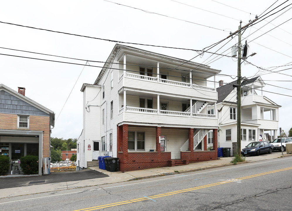 237 E Main St in Torrington, CT - Building Photo